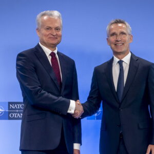 политика